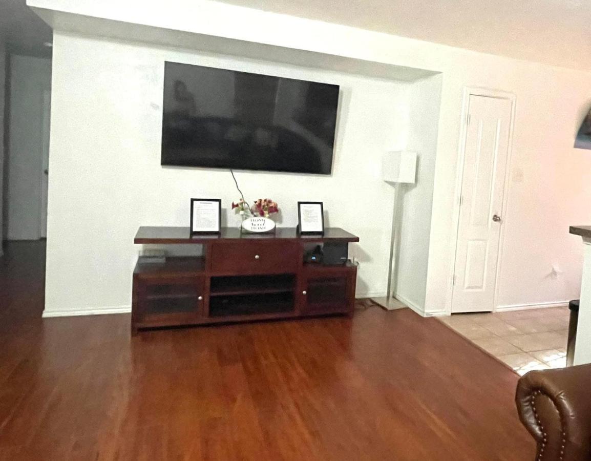 Private Room In Dallas Exterior photo