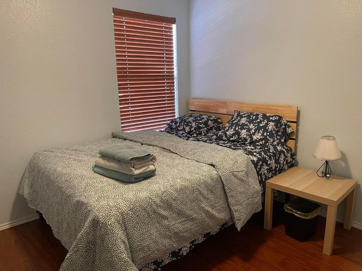 Private Room In Dallas Exterior photo